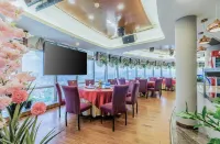 Meizhou Royal Classic Hotel (Jiaying Ancient City Branch)