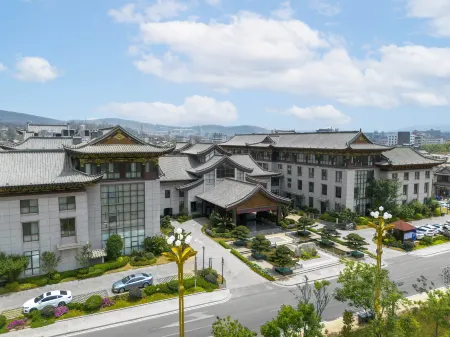 Yueheng Jinshan Ancient Town Hotel Отели в г. Луфын