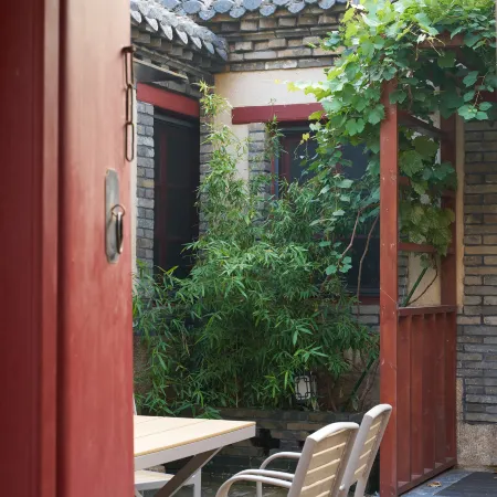Two Holly Trees Coastal Courtyard Homestay (Yantai Mountain Scenic Area No.1 Bathing Beach)