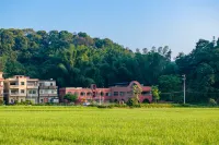 Butterfly House B&B Hotels near Hongshan Village