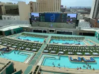 Circa Resort & Casino - Adults Only - Rooftop Pools