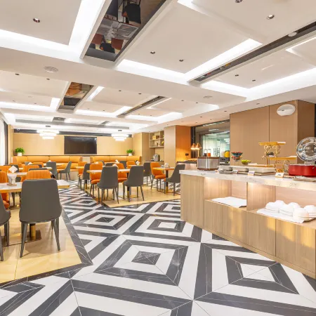 New Beacon International Hotel ( Wuhan International Expo Center Branch) Отели рядом с достопримечательностью «Третья Средняя Школа Вухана»