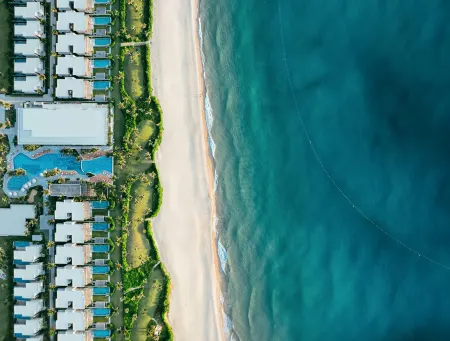 The Ocean Resort by Fusion Quy Nhon Отели в г. Phu Cat District