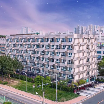 Chungchoho Best Hotel Các khách sạn gần Hồ Cheongcho