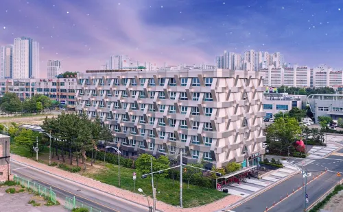 Chungchoho Best Hotel - 4-Star