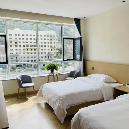 Longyige Hotel