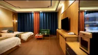 Ajialam Hotel Hotel di Maqên