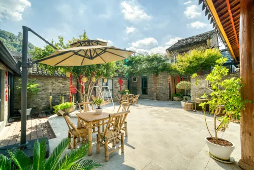Linhai Tower Shadow Moon House Courtyard (Taizhou Fucheng Branch, Ziyang Street)