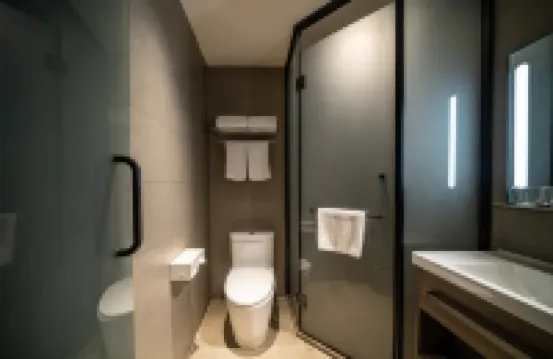 HanTing Hotel (Jinzhou Railway Station Renmin Street) Hotels in Jinzhou