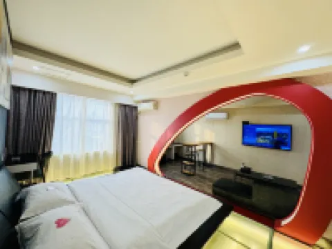 Diamond Fashion Hotel(Hebi changfeng road)