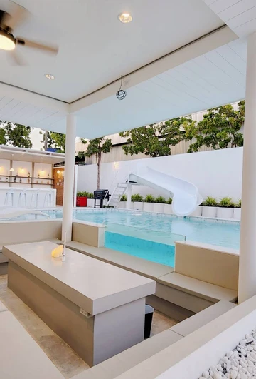 รูปภาพของนิยาม พูลวิลล่า