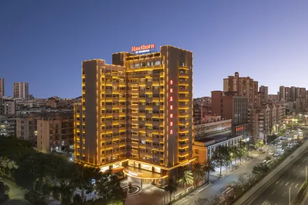 Hawthorn by Wyndham Foshan Gaoming Отели рядом с достопримечательностью «Haishou Island»