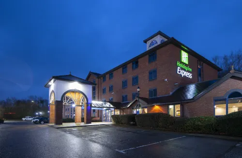 Holiday Inn Express STAFFORD by IHG - parking
