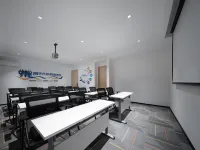 R ROYALSS HOTEL Hotel (Emei High-speed Railway Station Dafo Temple Tourist Area Branch) - Business