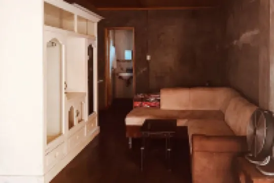 RedDoorz Hostel @ Madrias Pension House Isabela โรงแรมใน