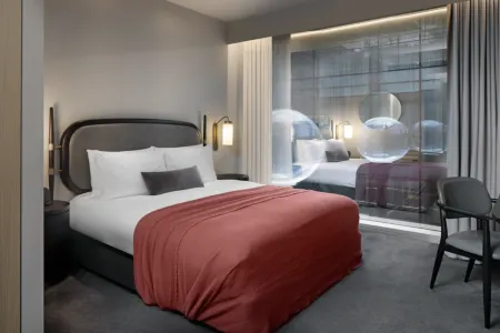 The Stratford, Autograph Collection