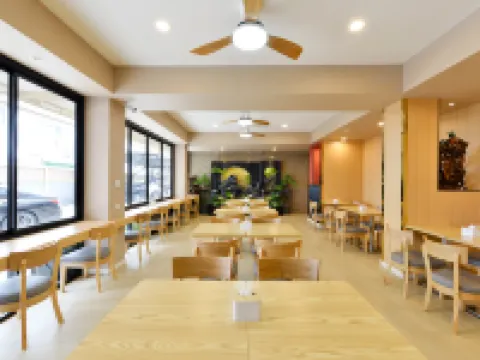 โรงแรมบีริช โรงแรมในตาก