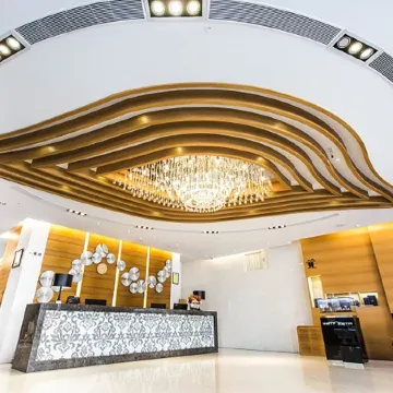 Royal Fine Hotel Отели рядом с достопримечательностью «Дрим Молл»