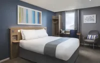 Travelodge London City Airport Hotels near University of East London