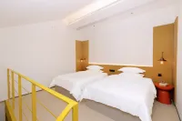 Wuhan GOYA Hotel (Jiangtan Lihuangpi Road Branch) - balcony