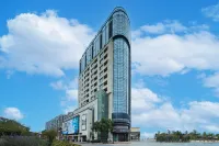 Homeinn Plus Hotel (Shanghai National Exhibition and Convention Center Jiayi Road Subway Station) Hotel in zona Shanghai Institute of Health Sciences Jiading Campus