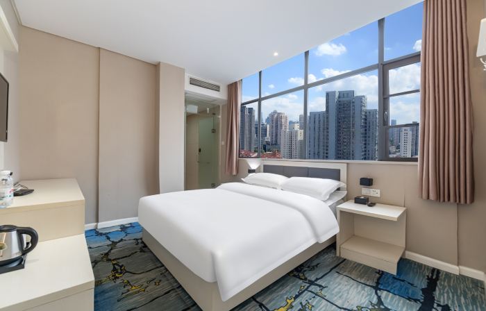 SET Chain Hotel (Jingmen Vocational College Wanda)