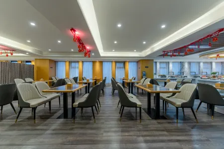 Puyang Fuli Hotel (Wanjia 360 Plaza Branch, Changqing Middle Road)