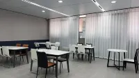 Lincang Yashu Hotel (Yulong Lake Park Wa Culture Square) - 2-Star