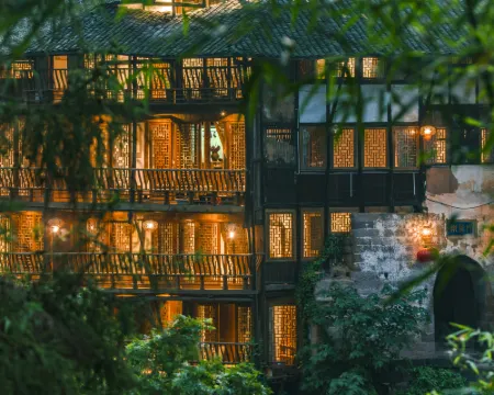 Dashundian Hanging House Hostel Hotels in Chishui