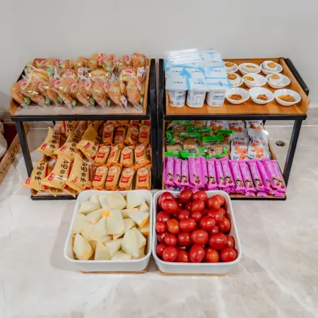 GreenTree Inn (Golmud Kunlun Park Bayi Road Underground Commercial Street Store)