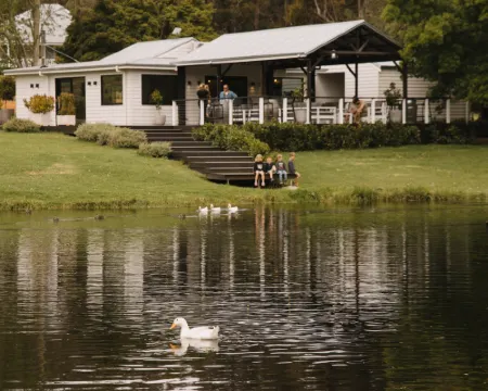 Ampersand Estates The Vintner's Residence Hotels in Pemberton