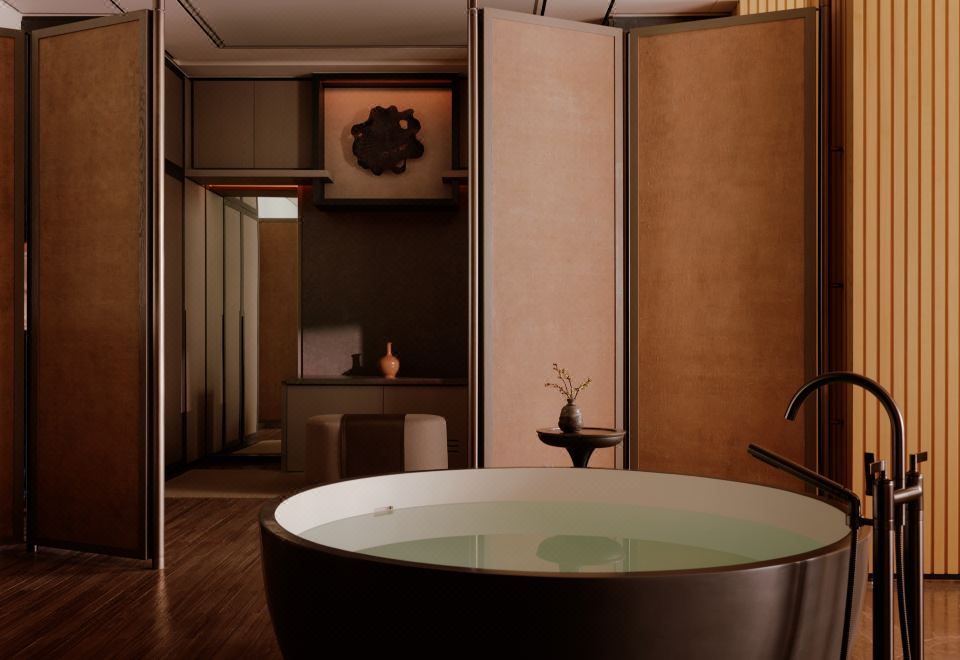 1. 아만 나이 러트..