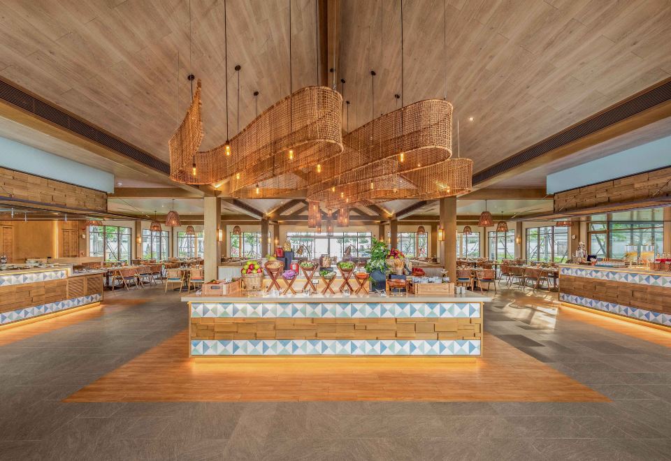 [Fusion Resort & Villas Da Nang의 럭셔리한 스파 내부 모습]