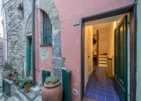 Refilea Sea View Tower with Views Hotels in Vernazza