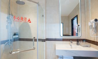 City Hotel (Bao'an Daqianli Shopping Center Xixiang Subway Station Branch)