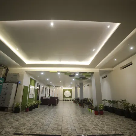 Murali Krishna Apart Hotel