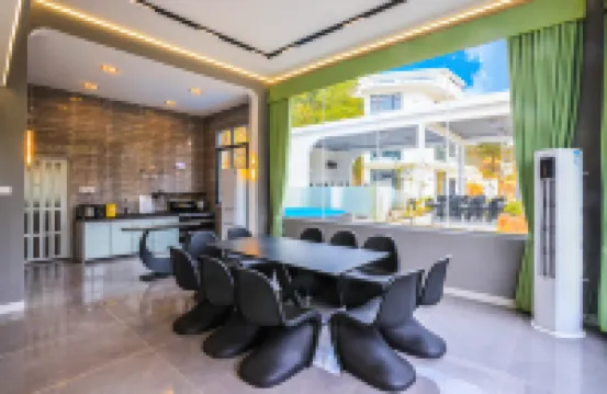 The castle at the foot of Wangjun Mountain