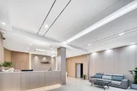 Linhai Ruiqian Esports Hotel