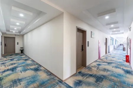 Jingfushiguang Hotel (Wanzai Bus Station) Отели рядом с достопримечательностью «Wanzai Ancient City»