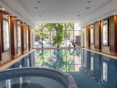 Lion's Garden Hotel