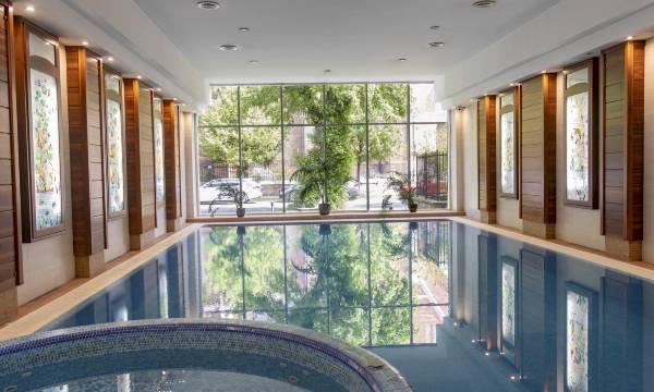 Lion's Garden Hotel