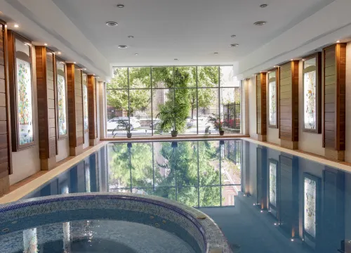 Lion's Garden Hotel