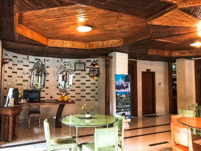 ロビーラウンジ ウィスマ アリーズ ホテル ジョグジャカルタの写真