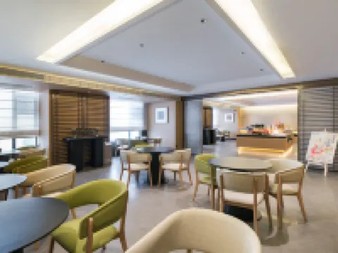 Starway Hotel (Xinyang Xi County Xiya Libao Plaza) Hotels in Xi County