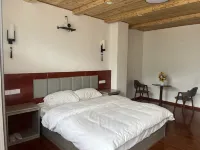 Zhuyucangminsu Hotels in Motuo