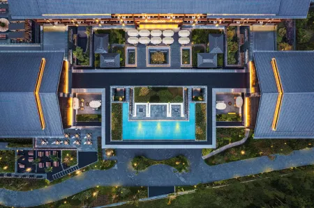 Eterna Venue Resort Jingmai Отели рядом с достопримечательностью «Cypress View Manor»