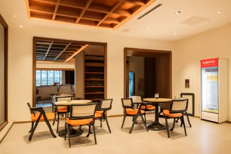 Yijing Yunxi Hotel (Hunyuan Ancient City Branch) Отели в г. Хуньюань