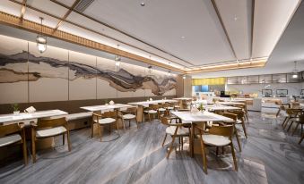 Elong Hotel(Wuhan Yangtze River Bridge and Yellow Crane Tower Branch)