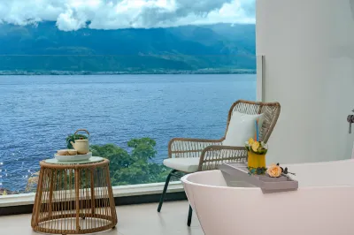Moonlight by the Sea • Erhai Lake | AWAKENING • SOULM Sunset Seaview Design Guesthouse (Small Putuo) Hotels in Small Putuo Scenic Area of Wase Town