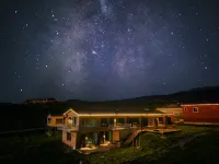 Qingye Homestay Hotels near Kalajun National Park